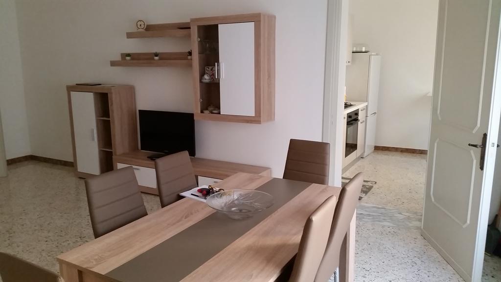 Senza Pensieri Villa กาลาโตเน ภายนอก รูปภาพ